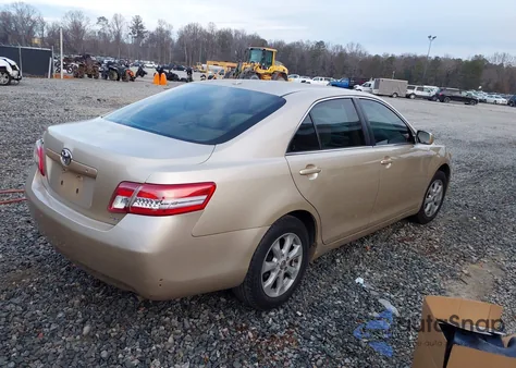 2010 Toyota Camry Le z USA, uszkodzony, nr VIN 4T4BF3EK4AR078778
